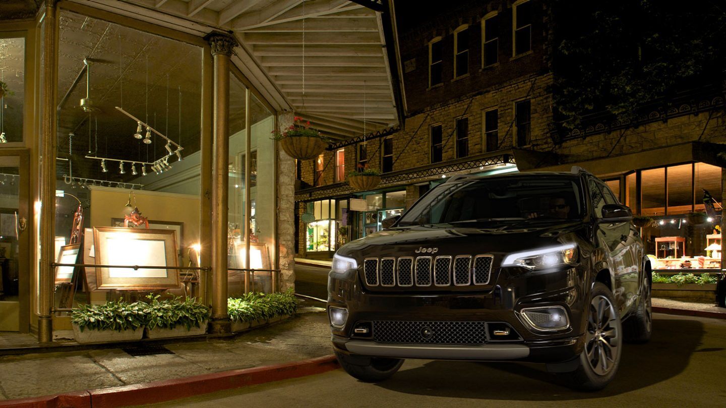 2020 Jeep Cherokee Front View Black Exterior Picture